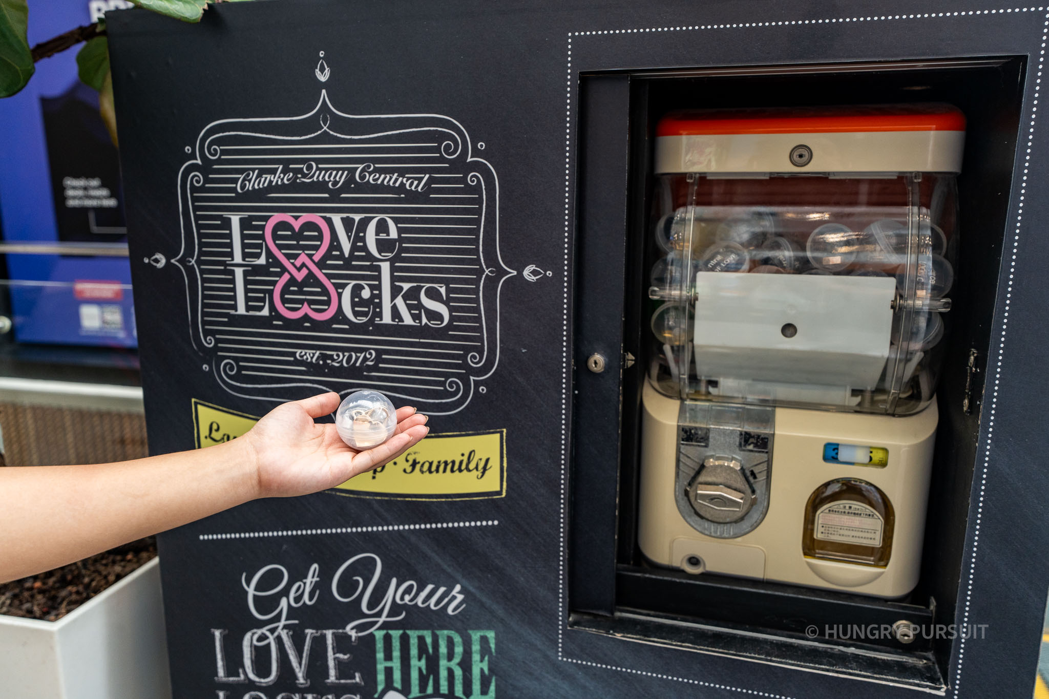 clarke quay singapore love locks vending machine