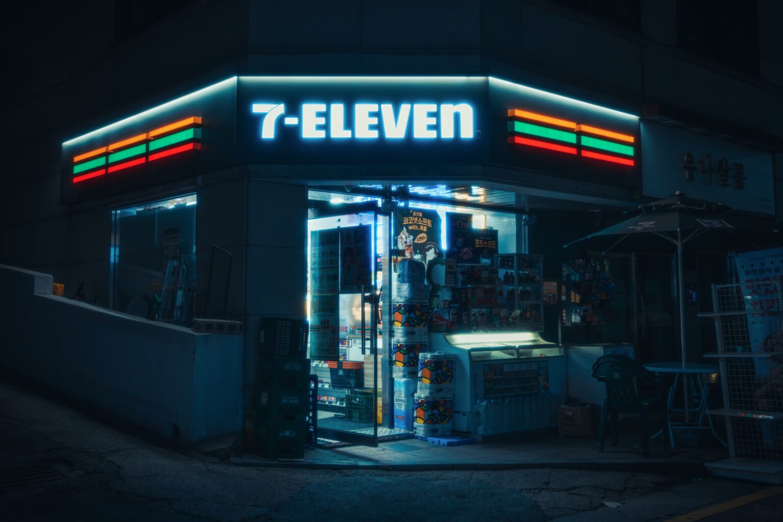 7-11 korean convenience store.