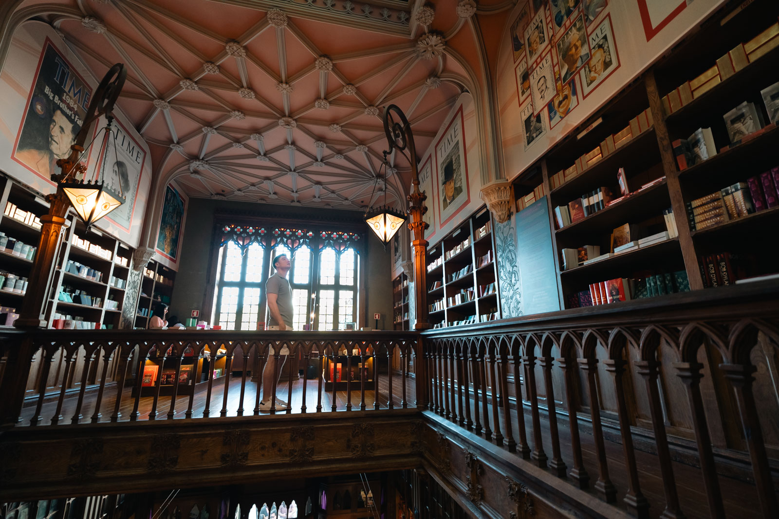 upper floor of the bookstore, 1 day in porto